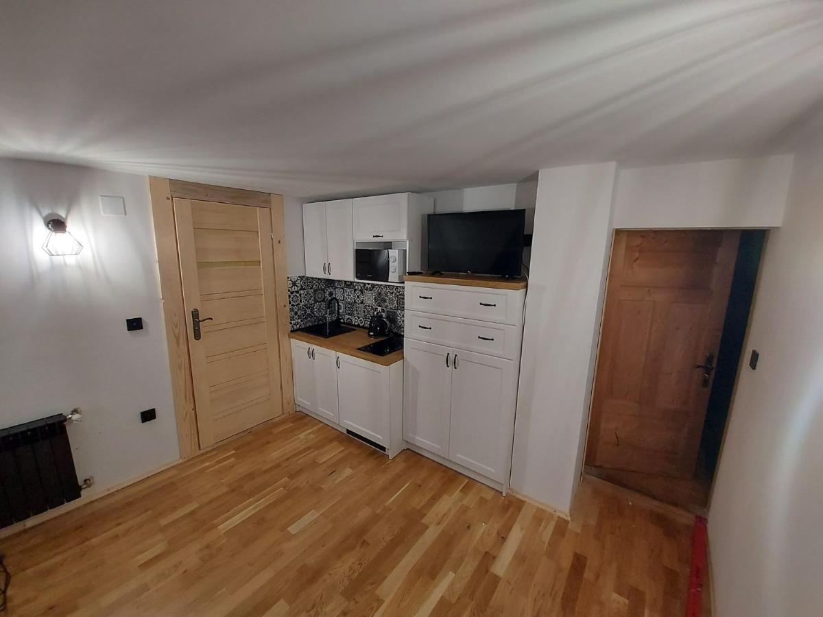 U Mlynorza Lägenhet Suche Exteriör bild